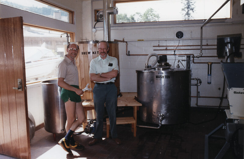 Frank Appleton (left) and John Mitchell inside Horseshoe Bay Brewery in 1982. (Frank Appleton collection)