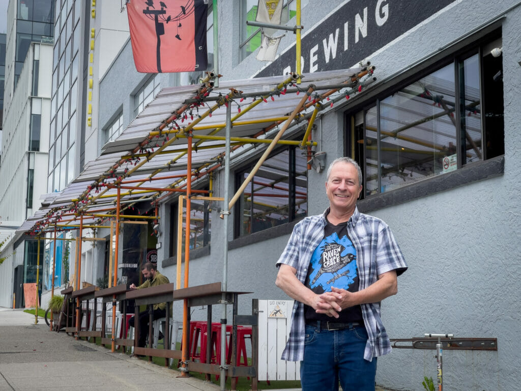 Barry Benson in front of R&B Brewing